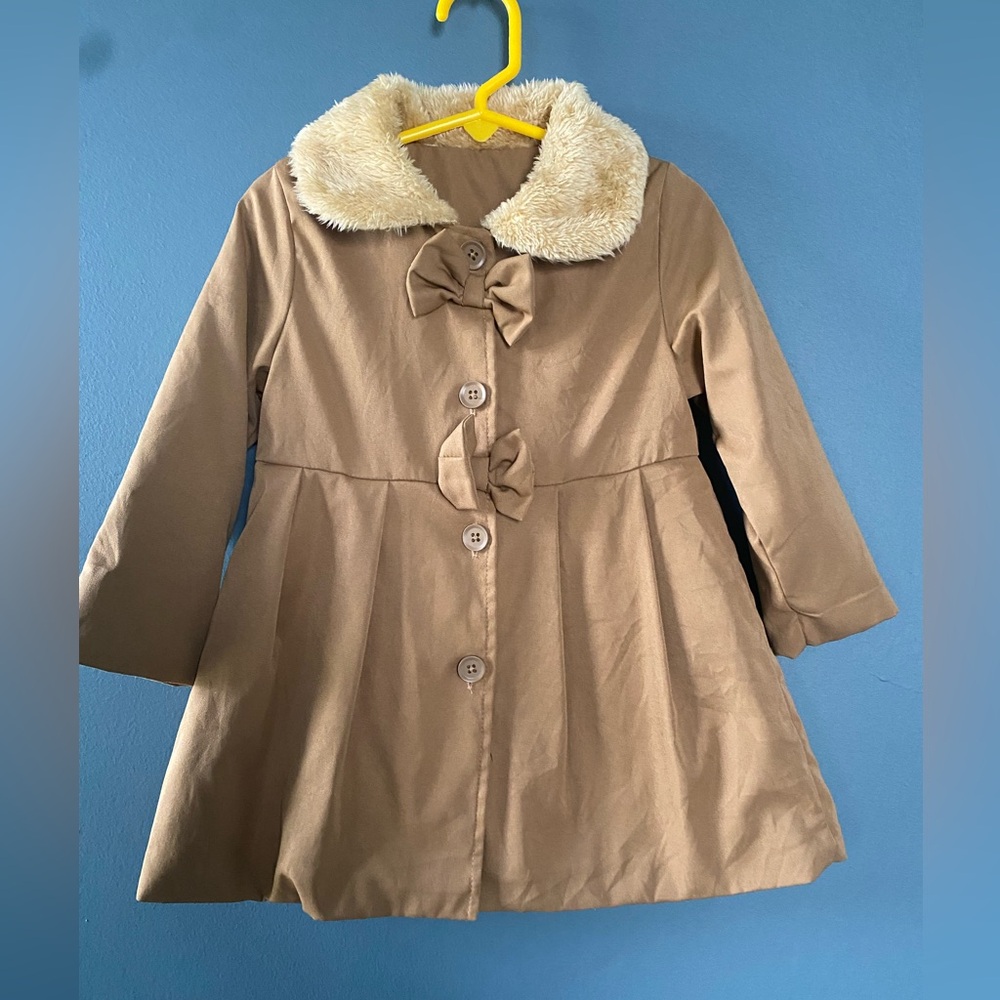 SHEIN Tan Kids Coat with Faux Fur Collar